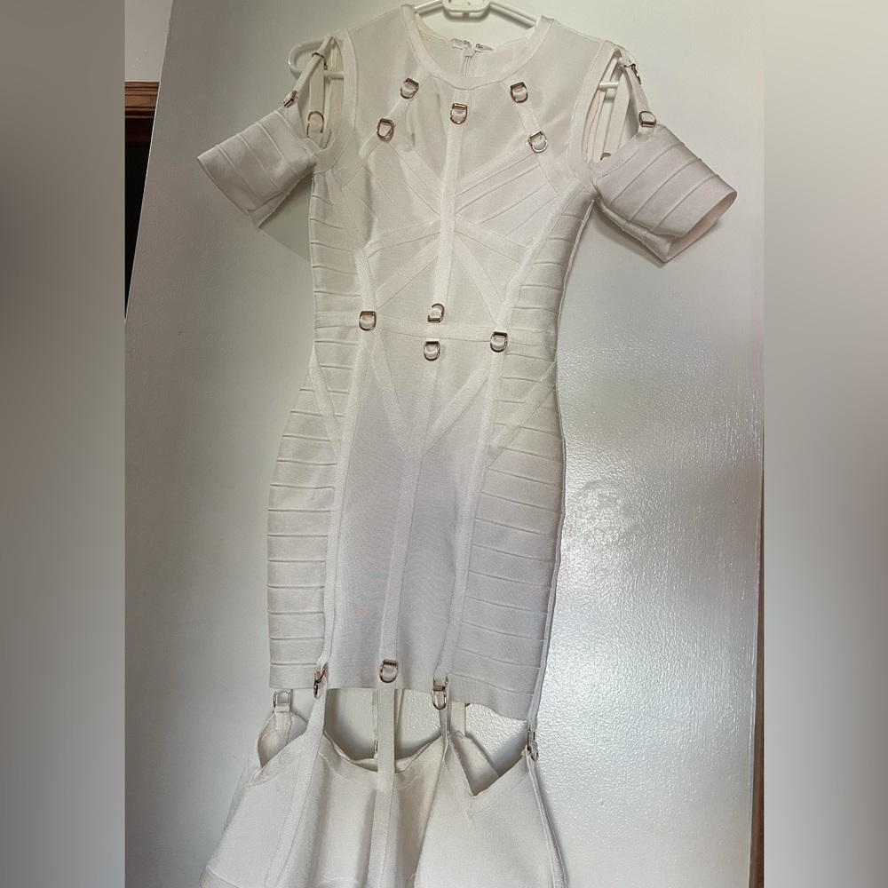 White bandage cut out dress with gold metal - Picture 4 of 10